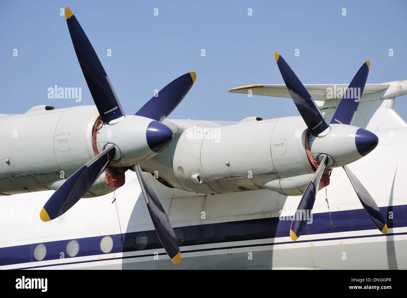 Zwei propeller -Fotos und -Bildmaterial in hoher Auflösung – Alamy