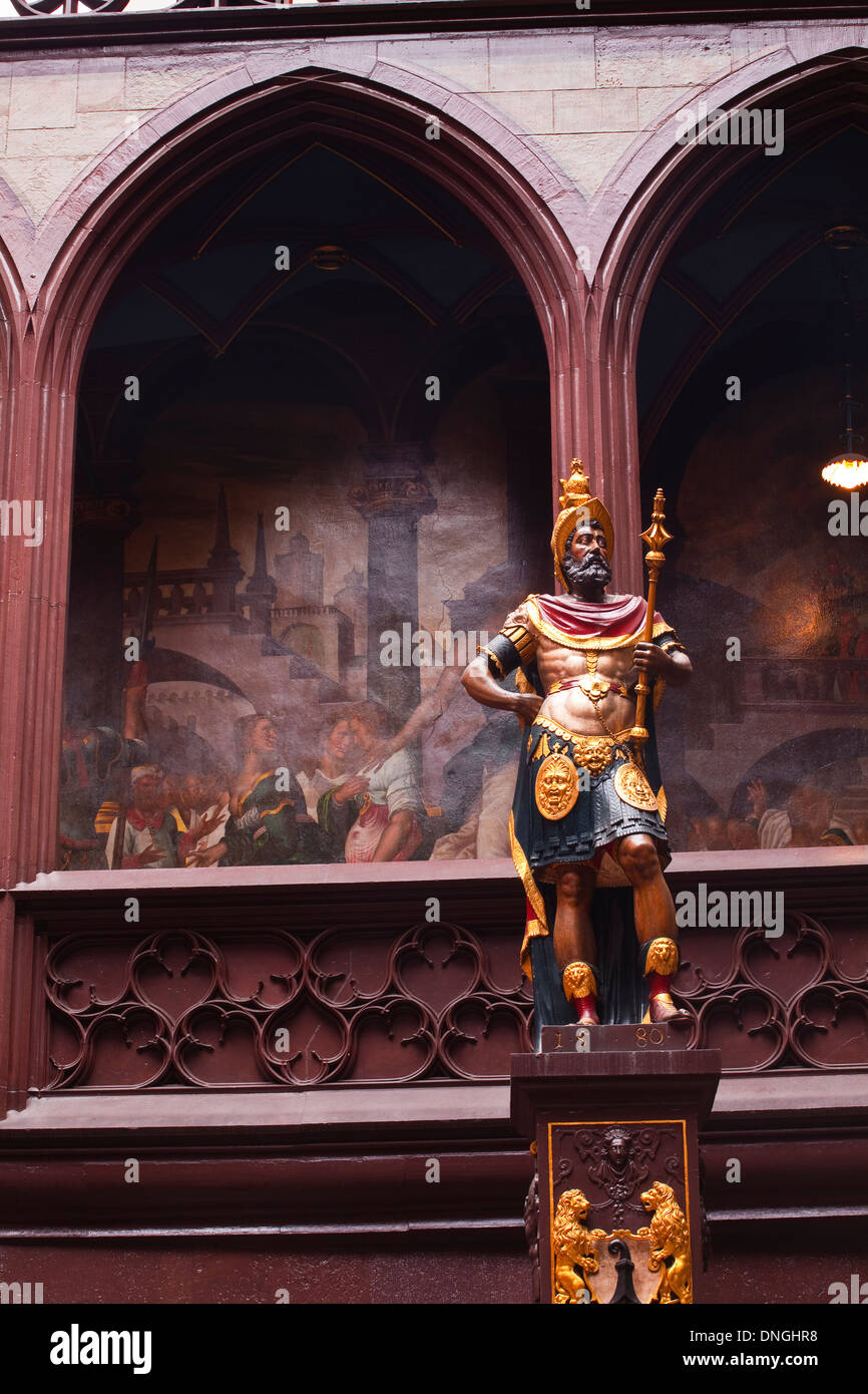 Detail der Rathaus oder Rathaus in Basel. Es dominiert den Marktplatz in der Stadt. Stockfoto