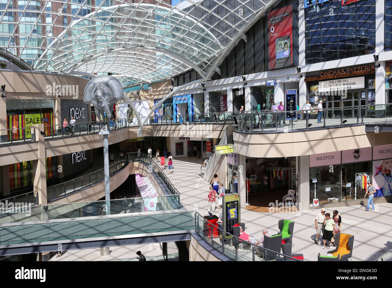 Innenraum des Trinity Leeds Shopping Center Stockfoto