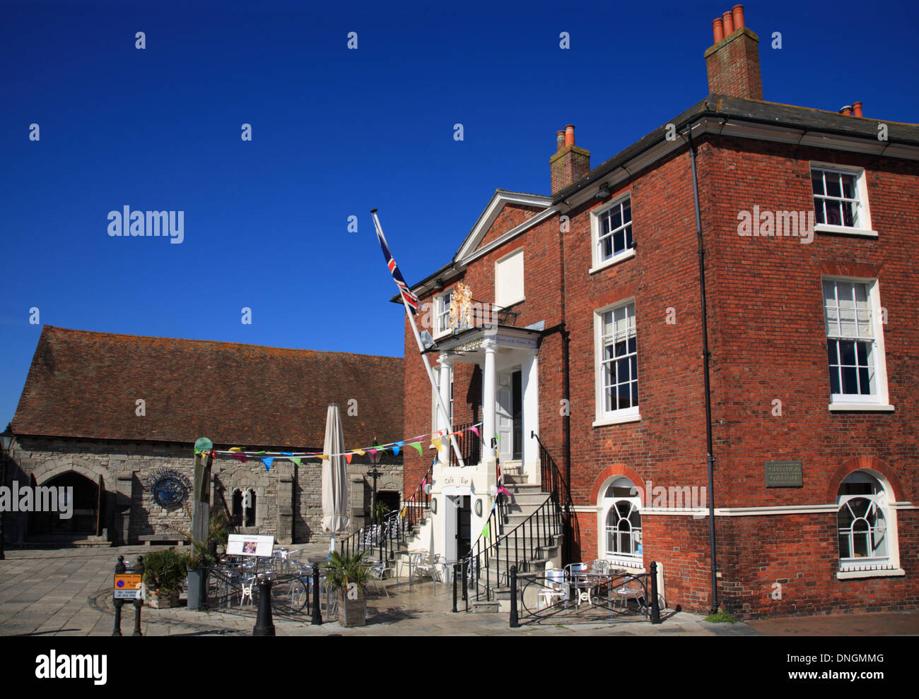 Die alten Zollhaus zeigt Gedenktafel Operation Overlord, The Quay, Poole, Dorset, Großbritannien Stockfoto