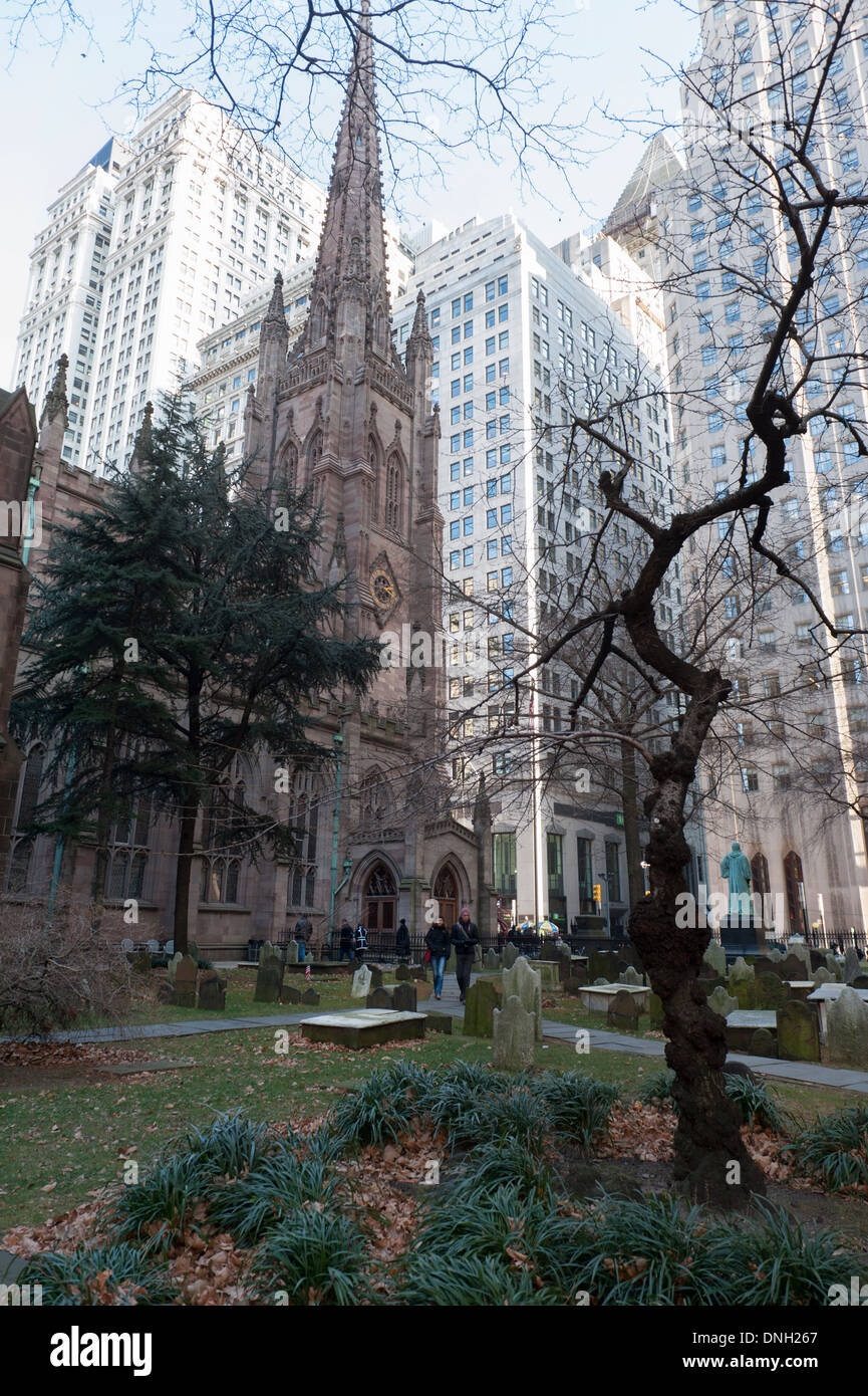 Trinity Church am Broadway und Wall Street in Manhattan ist an diesem Standort seit 1697 die Pfarrei gegründet wurde. Stockfoto