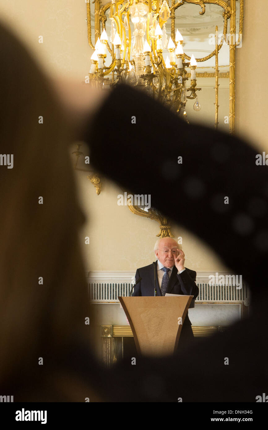 HIGGINS, PRÄSIDENT DER REPUBLIK VON IRLAND, ARAS EIN UACHTARAIN OFFIZIELLE RESIDENZ DES IRISCHEN PRÄSIDENTEN, PHOENIX PARK, DUBLIN, IRLAND Stockfoto