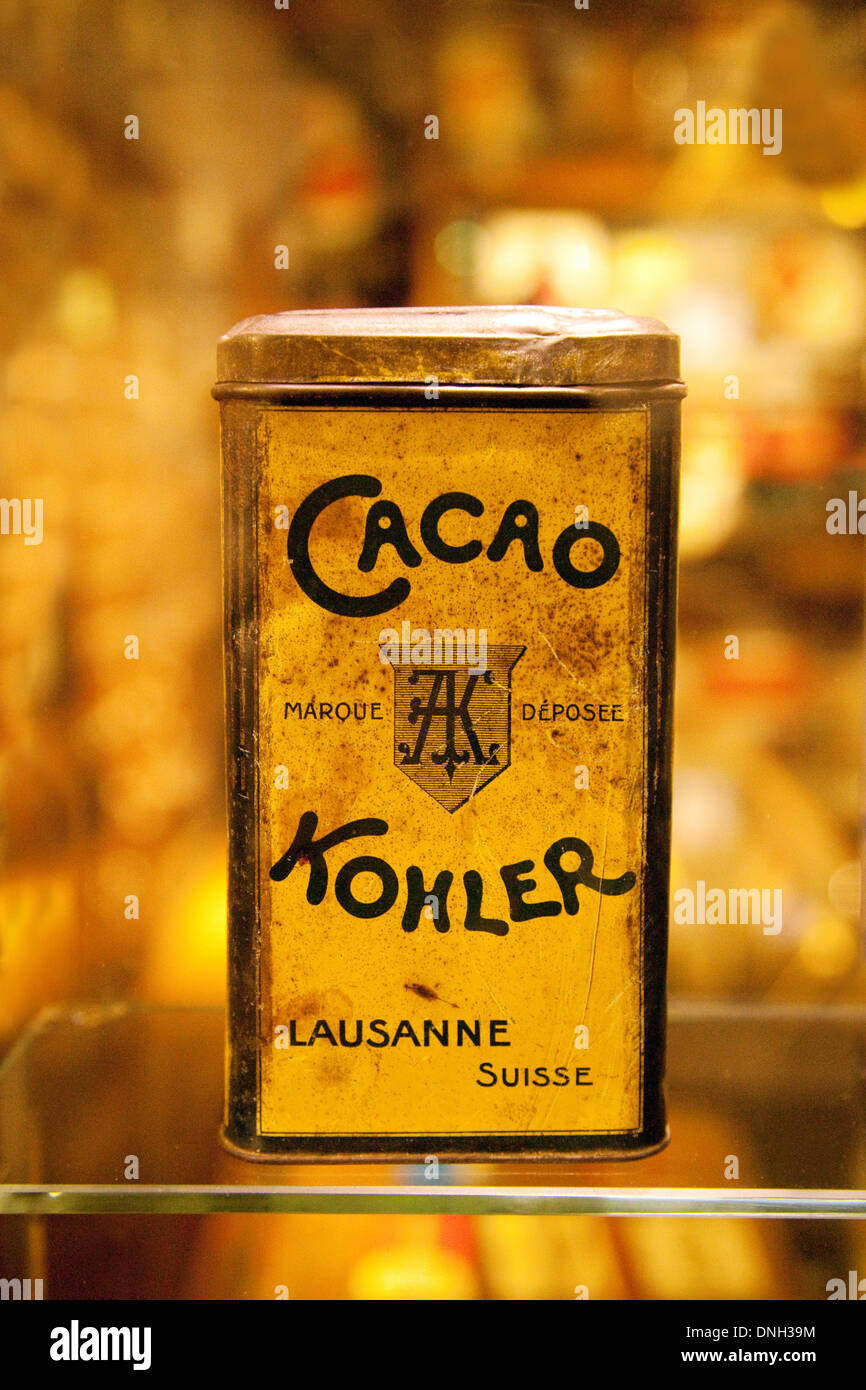 Eine alte Dose mit Schweizer Schokolade Cocoa im Lindt-Schokolade-Museum, Köln (Köln), Deutschland, Europa Stockfoto