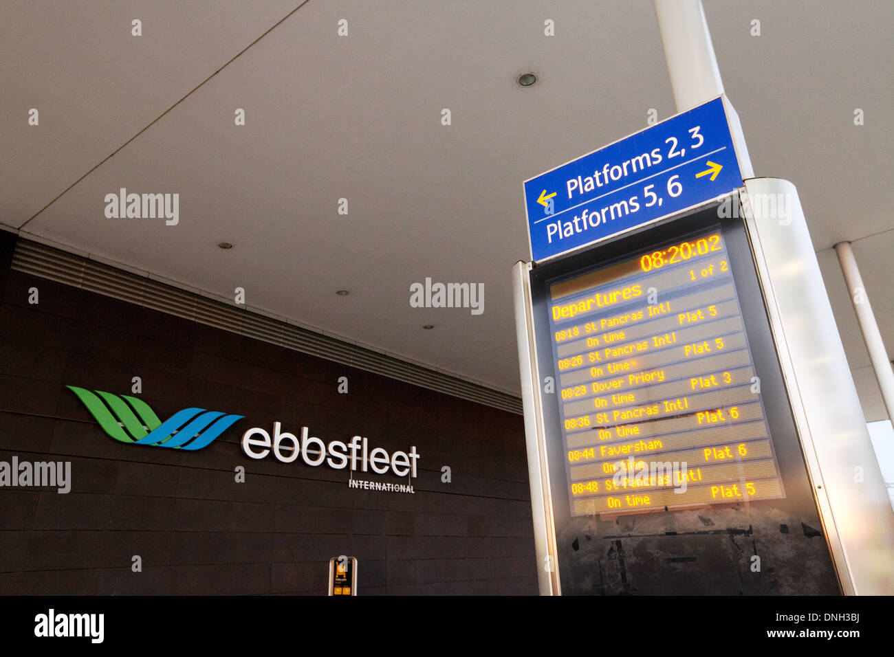 Trainieren Sie Anzeigentafel in Ebbsfleet international Bahnhof Ebbsfleet Kent, UK Stockfoto