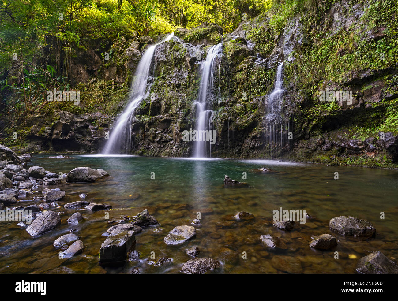 Die atemberaubend schöne Upper Waikani Falls oder drei Bären gefunden in Maui. Stockfoto