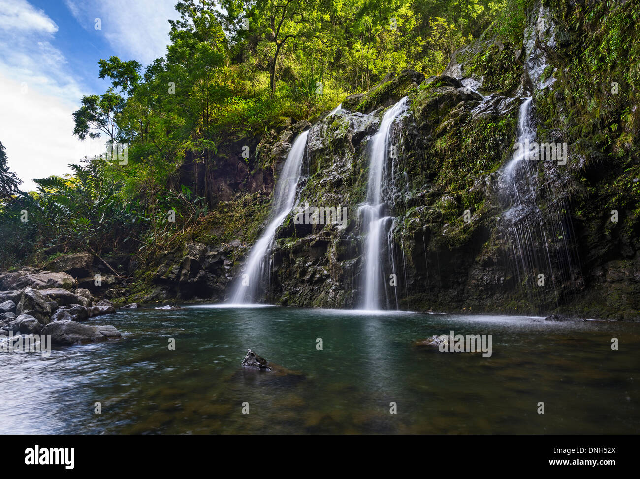 Die atemberaubend schöne Upper Waikani Falls oder drei Bären gefunden in Maui. Stockfoto