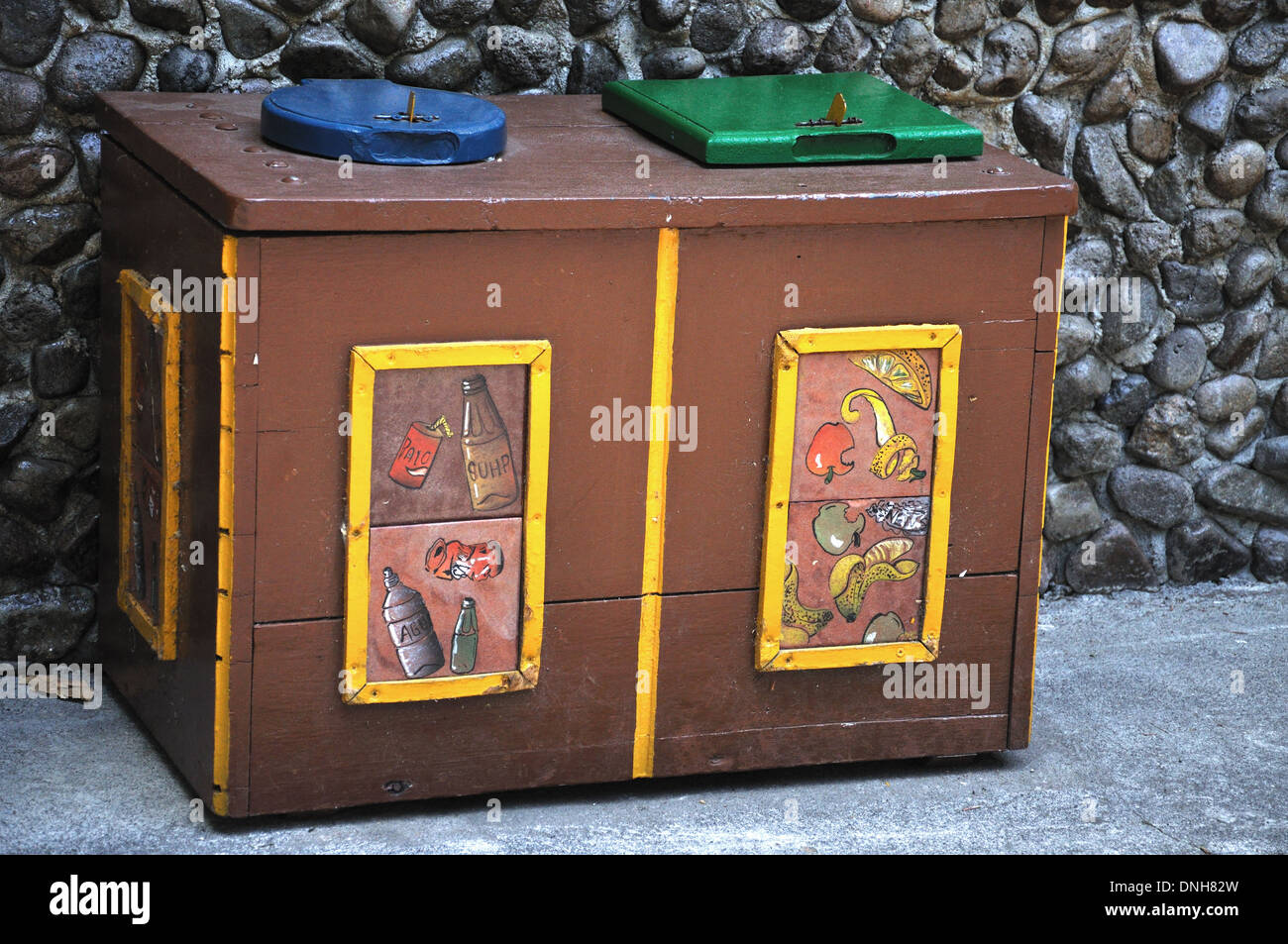 Recycling-Container Costa Rica Mittelamerika Stockfoto