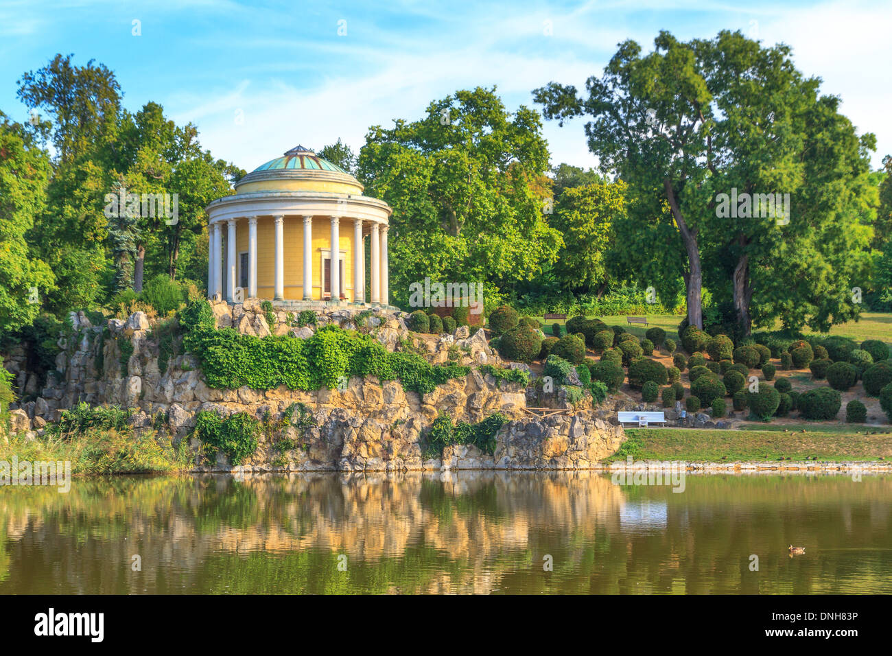 Park der Esterhazy Palast mit dem Tempel der Leopoldina, Eisenstadt, Österreich Stockfoto