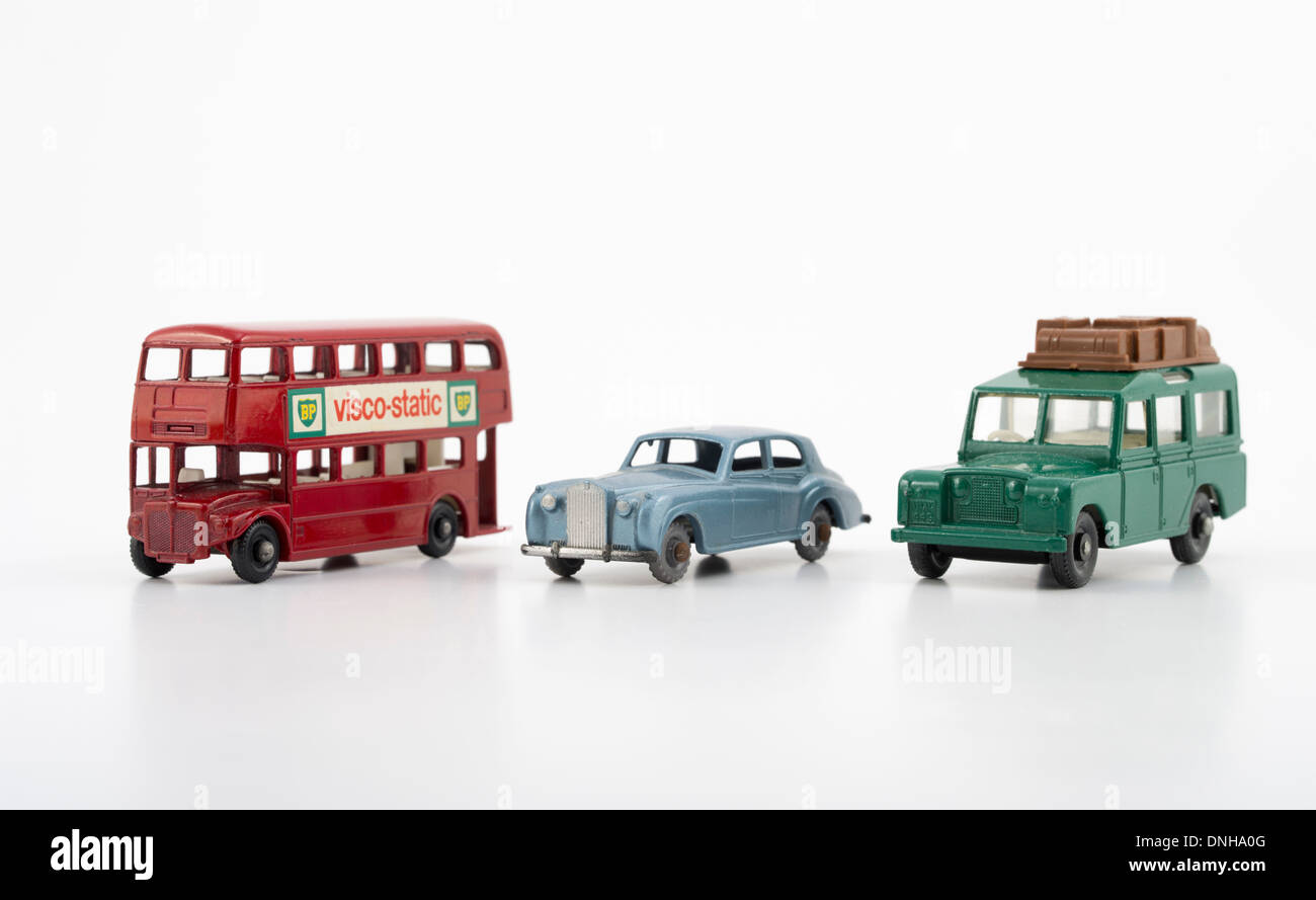 Matchbox-Druckguss Spielzeug-Autos - Routemaster Bus Rolls-Royce und Landrover Safari Stockfoto