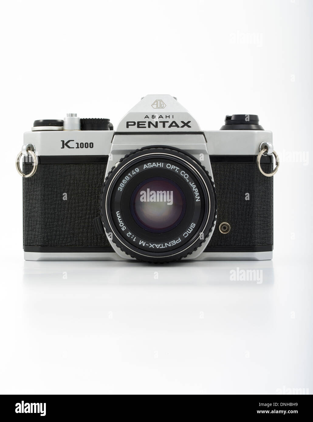 Asahi Pentax K1000 35mm SLR Filmkamera. 1976 machte in Japan Asahi Optical Co., Ltd. Stockfoto