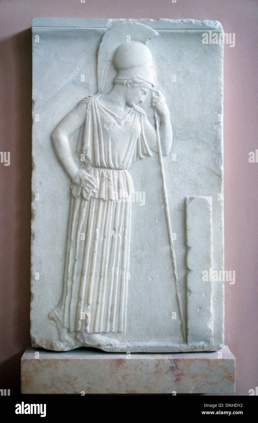 Marmor Relief oder Relief Schnitzen von Weinen Weinen oder Trauer griechische Göttin Athene c460BC Griechenland Stockfoto