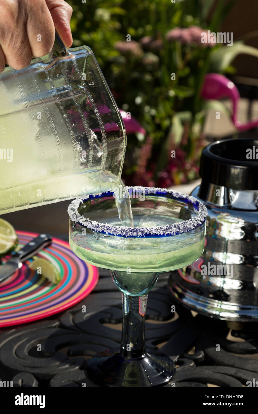 Dient eine gesalzene Margarita Cocktail (Serie 2 von 4) Stockfoto
