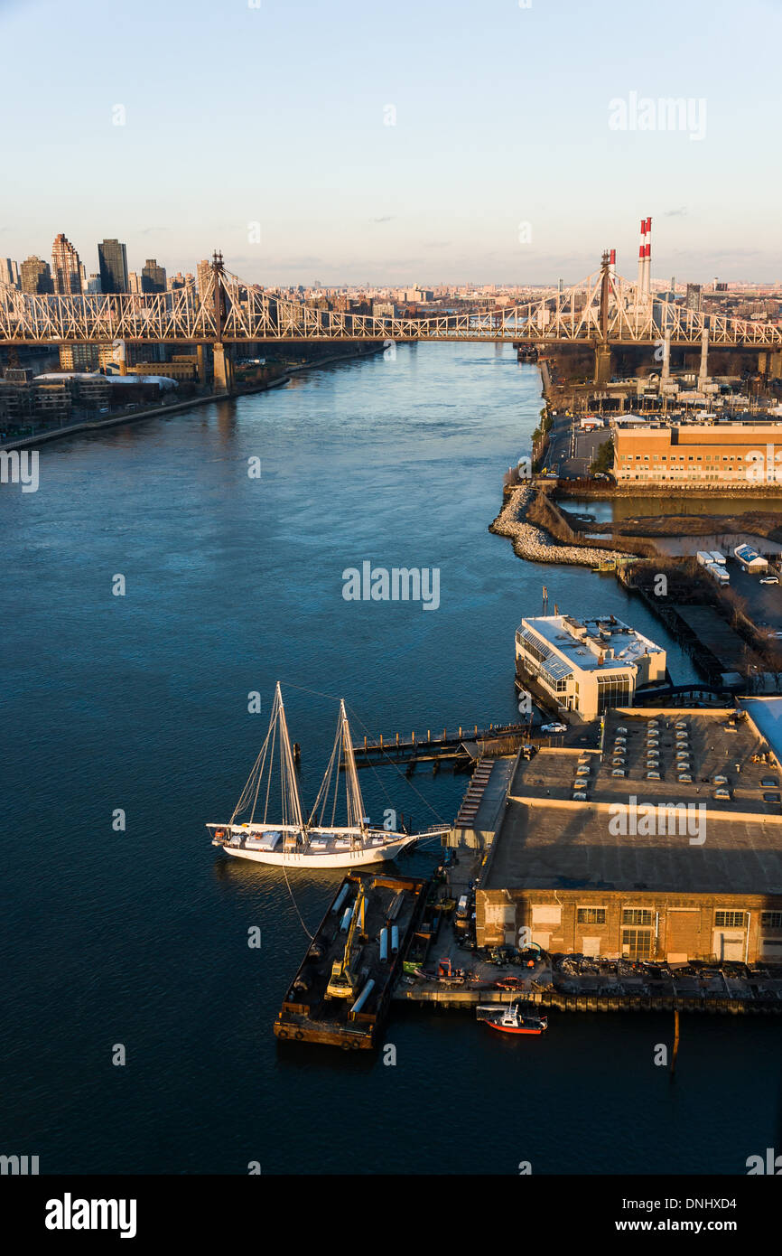 Queensboro Bridge über den East River Blick aus dem Süden - Long Island City Stockfoto