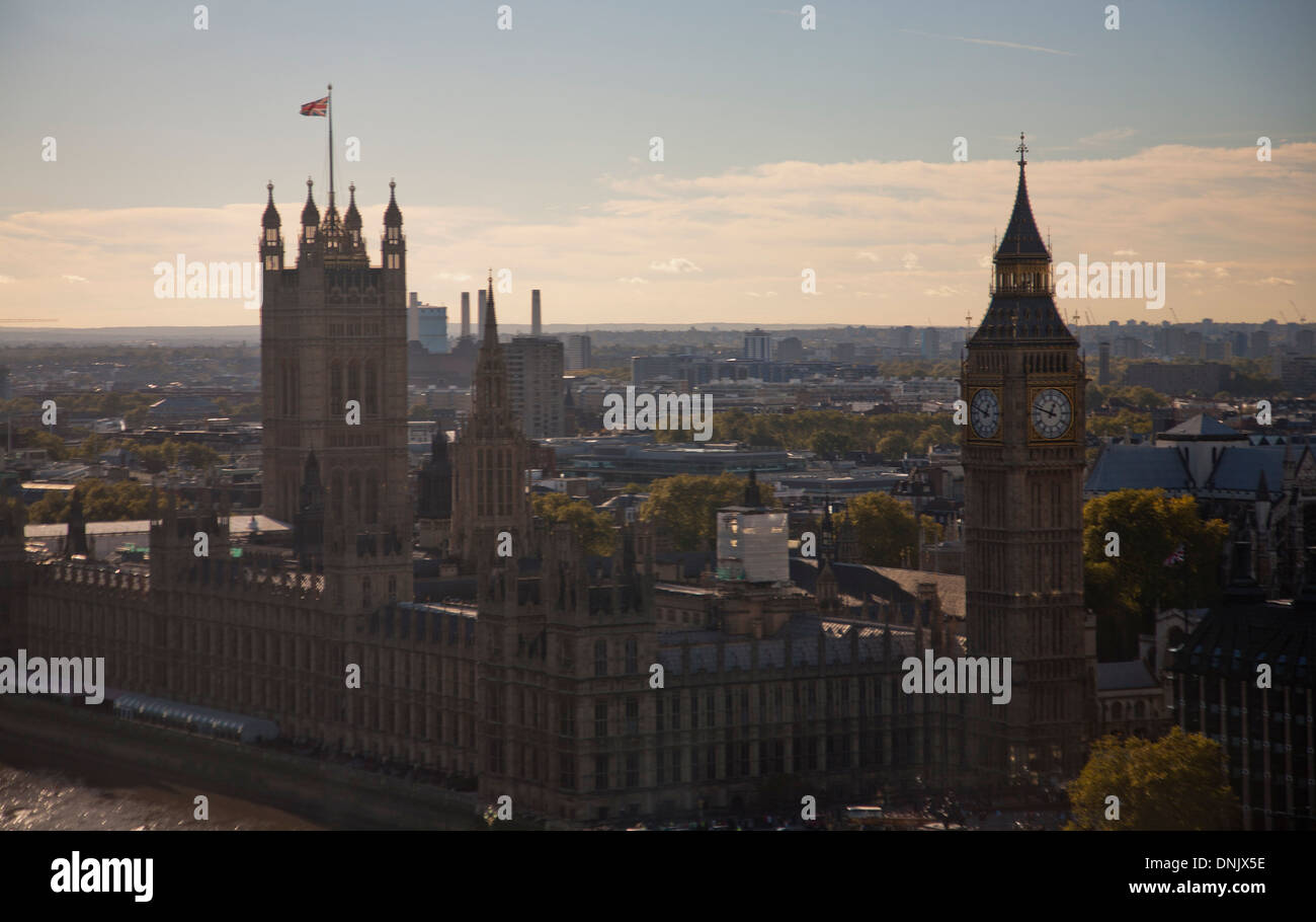 Blick auf die Houses of Parliament mit Big Ben und Victoria Tower, London, England, Vereinigtes Königreich Stockfoto