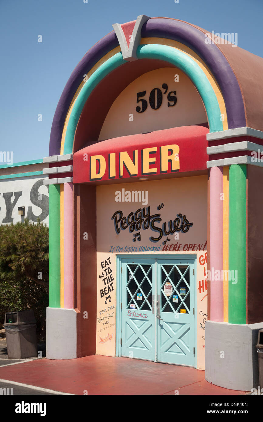 Peggy Sue 50er Jahre Diner bunte Eingang, Yermo, Kalifornien, USA Stockfoto