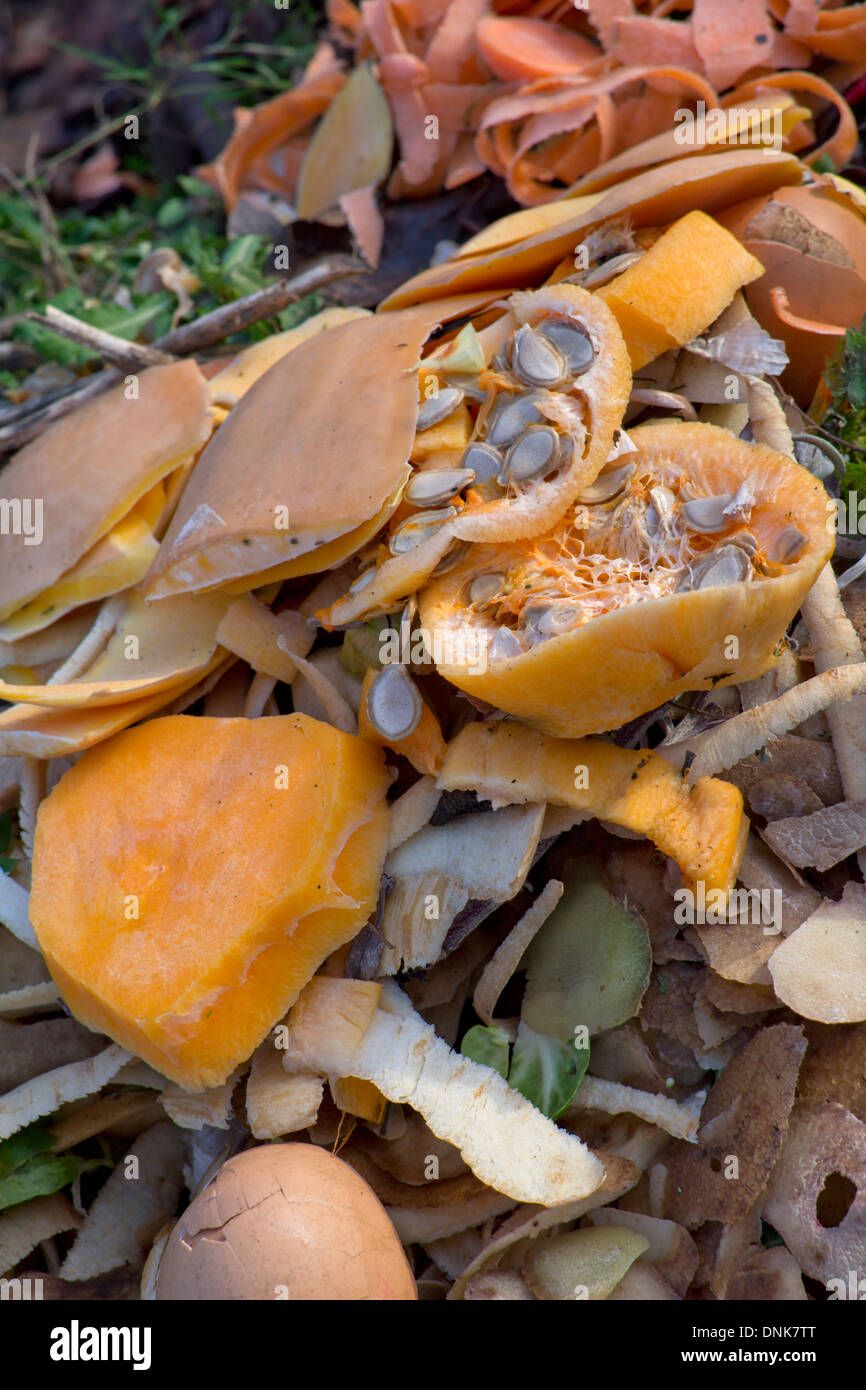 Küche auf einem Garten Kompost zu verschwenden Stockfoto