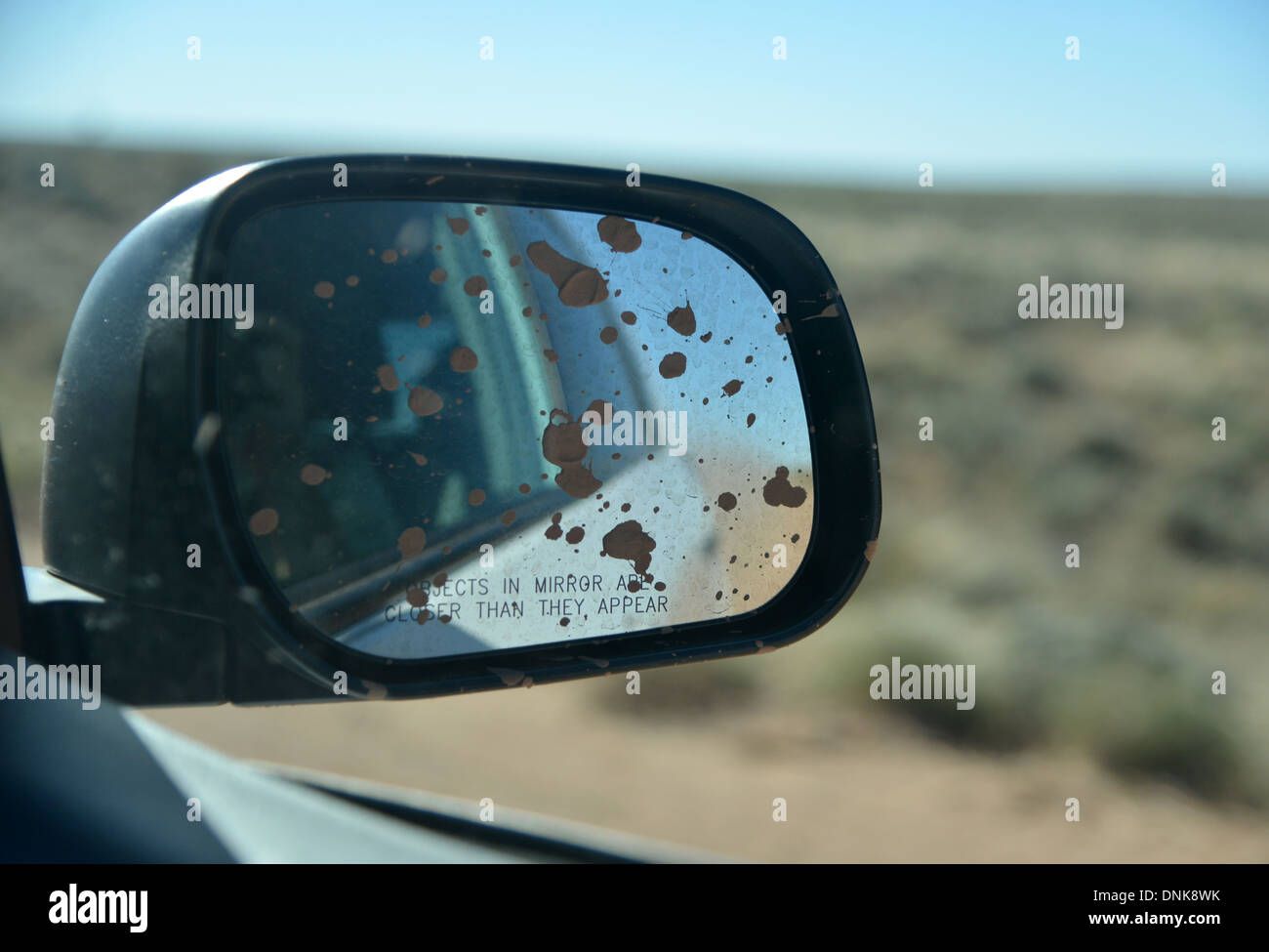 Objekte im spiegel sind näher als sie erscheinen -Fotos und -Bildmaterial  in hoher Auflösung – Alamy