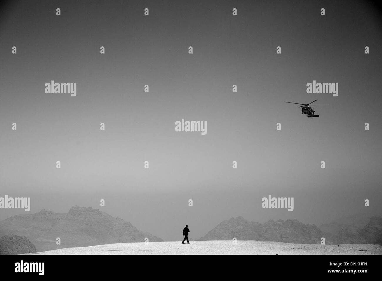 Marine One steigt der Hubschrauber für US-Präsident Barack Obama auf einer Landezone auf einem schneebedeckten Hügel 23. März 2013 außerhalb von Petra, Jordanien. Stockfoto