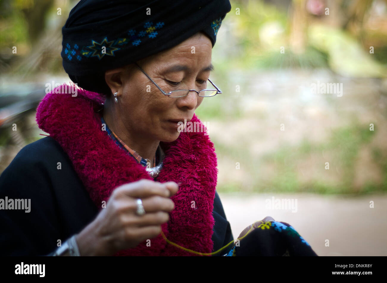 Yao Stamm Frau, Nammay, Muang Sing Bereich, Nordlaos Stockfoto