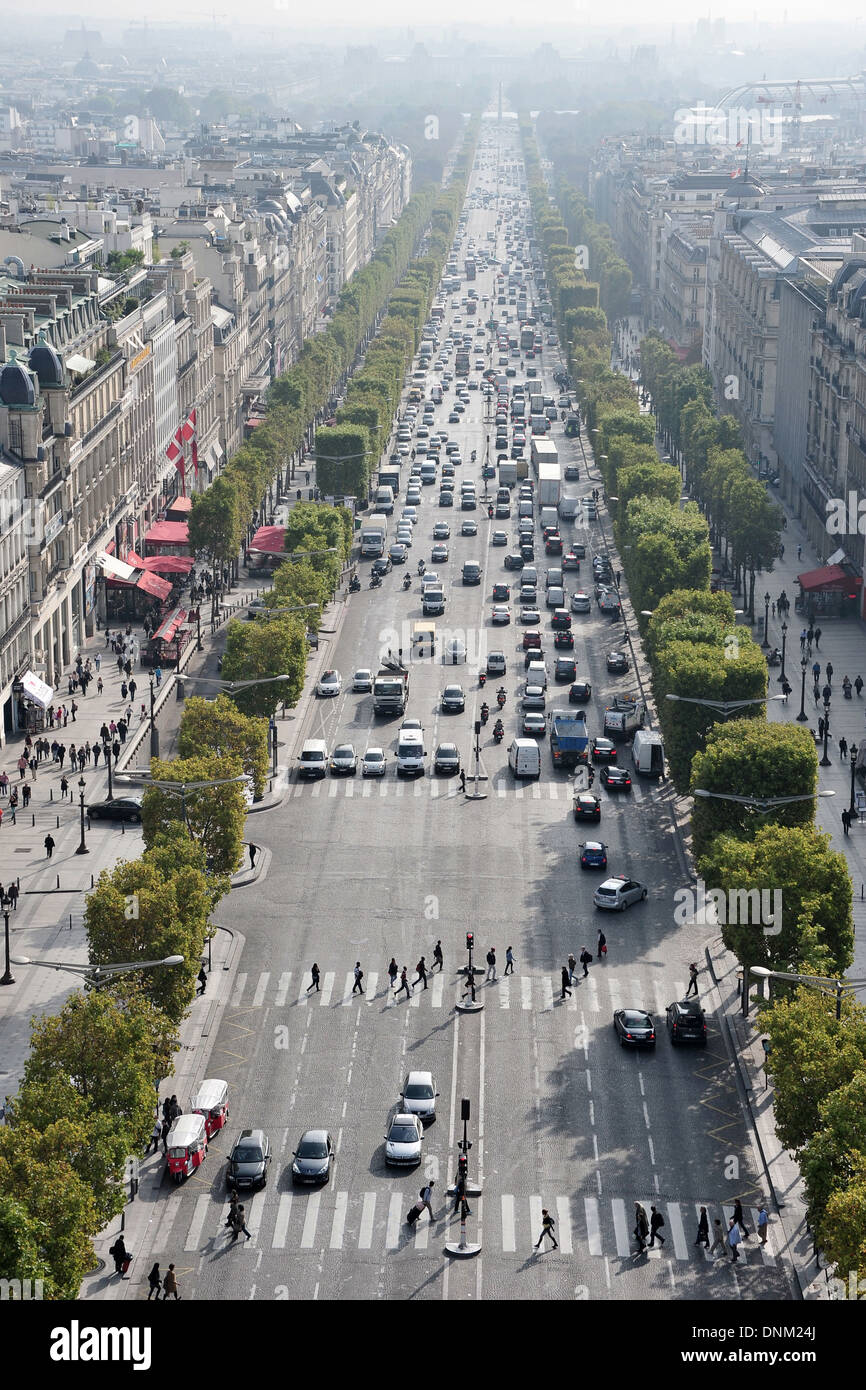 Paris, Frankreich, Stadtbild von Paris mit der Avenue des Champs-Elysees Stockfoto
