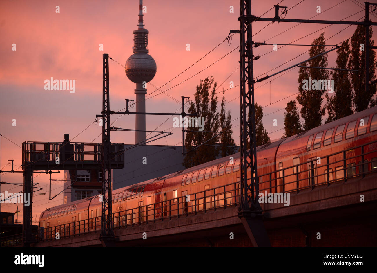 Berlin, Deutschland, eine regionale Train Zug in Berlin-Mitte Stockfoto