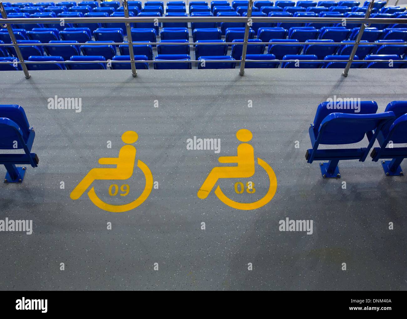 Sotschi, Russland. 19. Dezember 2013. Räume für Rollstuhlfahrer in der Shayba-Arena im Olympiapark in Sotschi, Russland, 19. Dezember 2013. Sotschi Gastgeber der Olympischen Winterspiele vom 07. bis 23. Februar 2014. Foto: Jens Büttner/Dpa/Alamy Live News Stockfoto