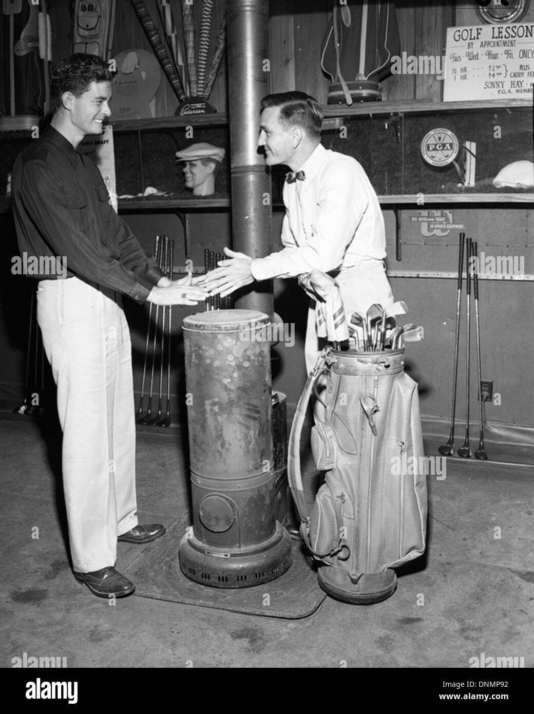 Unbekannten Männern Aufwärmen im Proshop Tallahassee Country Club Stockfoto