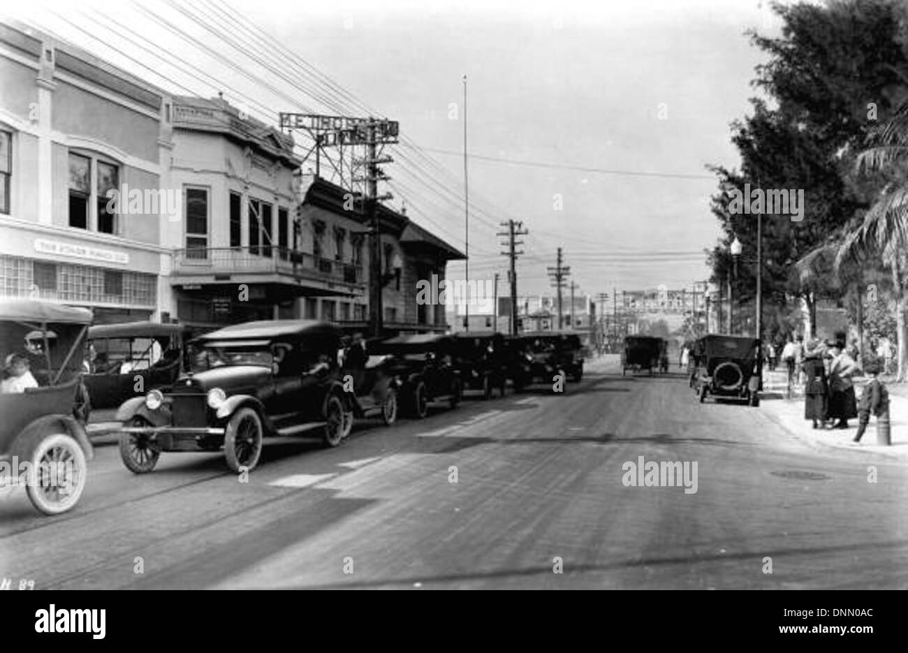 Auf der Suche nach unten West Flagler Street: Miami, Florida Stockfoto