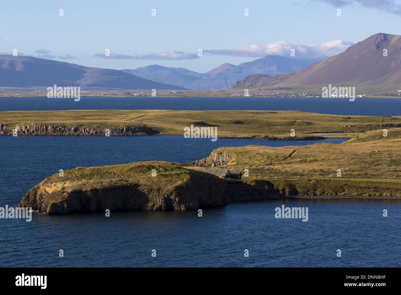 Blick nach Norden über den kleinen Isand von Videy, Computerschach, Island Stockfoto
