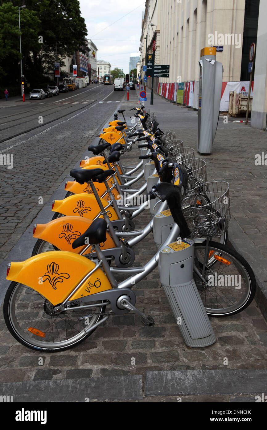 Villo mietbaren Fahrräder in Brüssel, Belgien. Die Zyklen sind für kurzfristige Vermietung und Fortbewegung in der belgischen Hauptstadt. Stockfoto