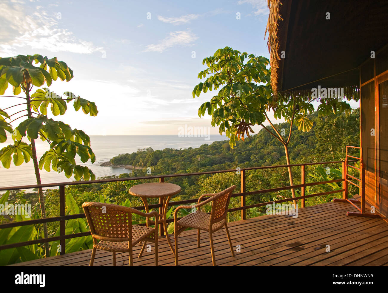 Außen eine Cabana in Lapa Rios, Costa Rica Stockfoto