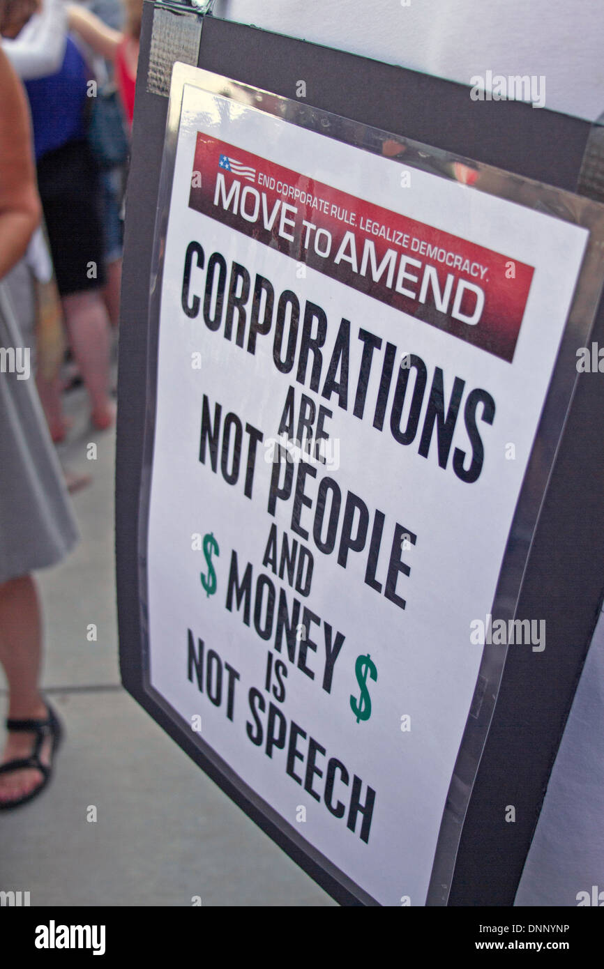 Asheville, North Carolina, USA - 5, 2013 August: Nahaufnahme von einem Schild, dass Unternehmen nicht Leute zu ändern. Stockfoto