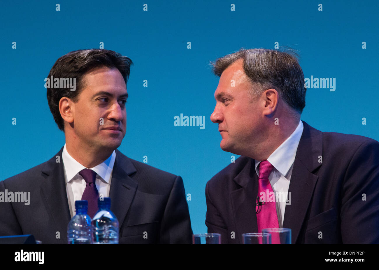 Die zwei Eds-Miliband und Kugeln, Führer und Kanzler, der Labour-Partei-Konferenz in Brighton 2013 Stockfoto