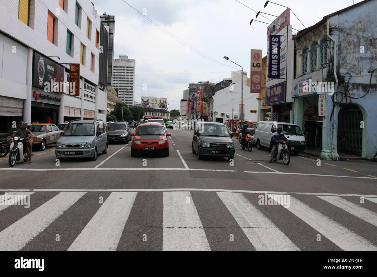 Verkehr, Malaiisch, Malayu, Komtar, Zebra Crossong, Georgetown, Penang, malaysia Stockfoto