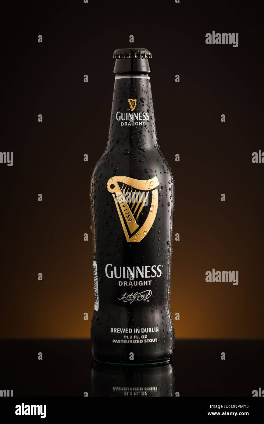 Foto der USA importiert Draught Guinness-Flasche Stockfoto