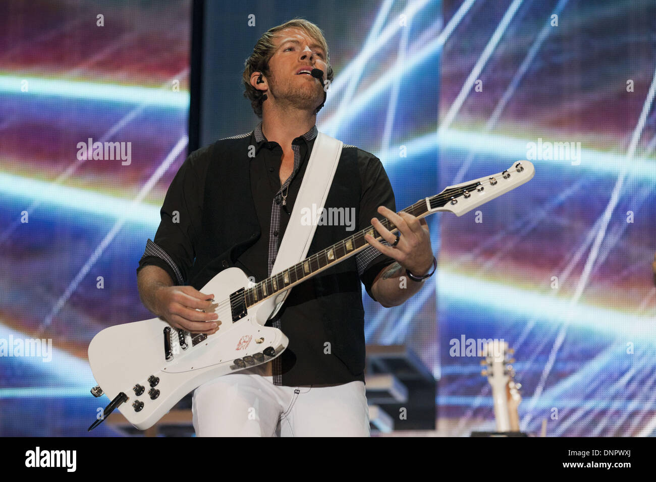 Oshkosh, Wisconsin, USA. 24. Juni 2011. JOE DON ROONEY von Rascal Flatts führt im 2011 Country USA in Oshkosh, Wisconsin © Daniel DeSlover/ZUMAPRESS.com/Alamy Live-Nachrichten Stockfoto