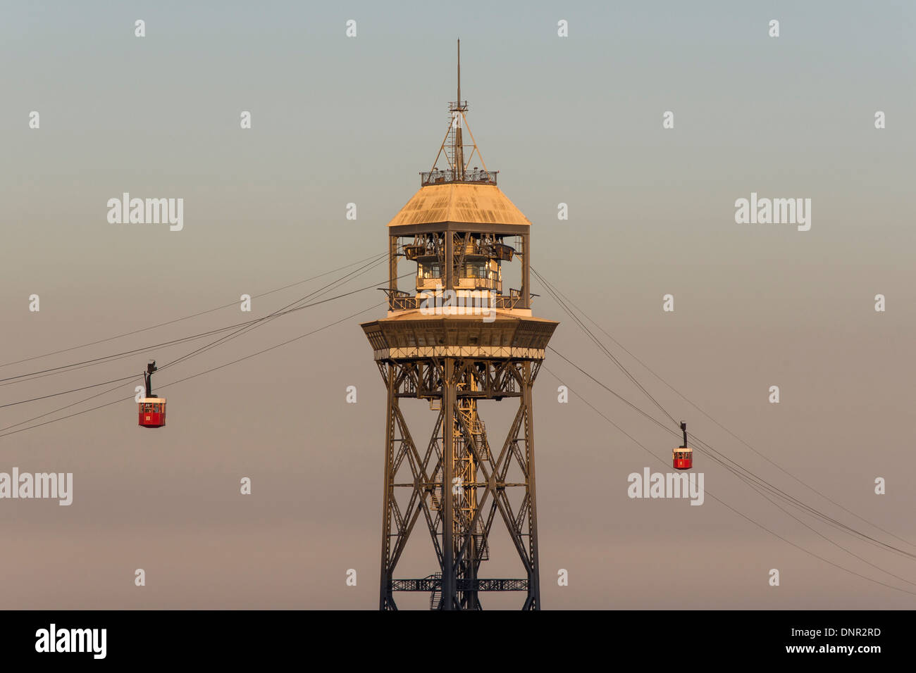 Seilbahn in Barcelona bei Sonnenuntergang Stockfoto