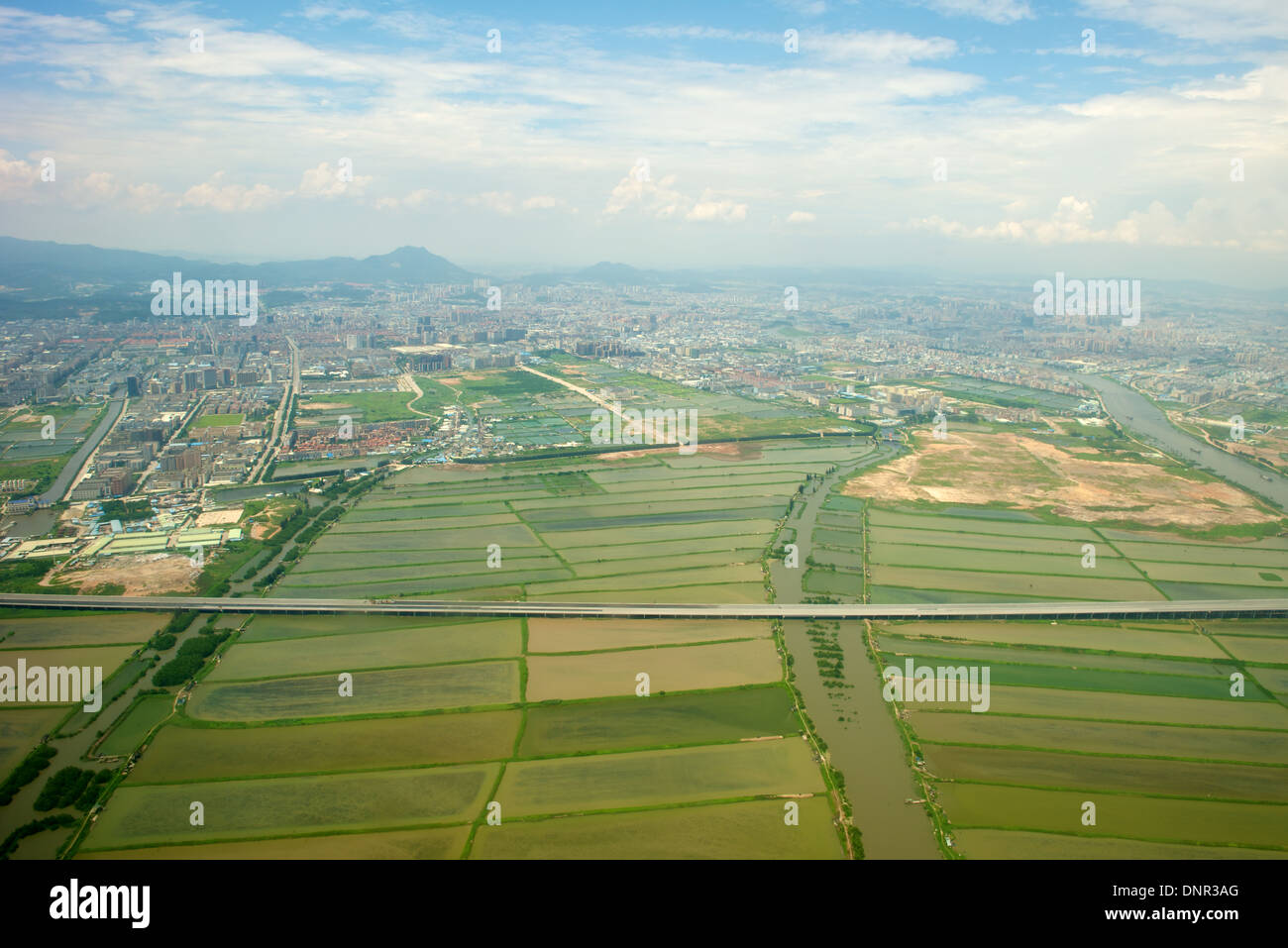 Shenzhen-Landschaft aus dem blauen Himmel und die grüne Erde Stockfoto