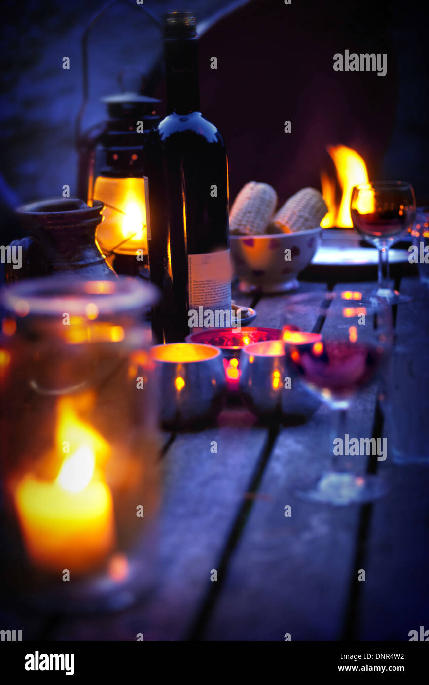 Party im freien Tisch / Al Fresco Abendessen Stockfoto