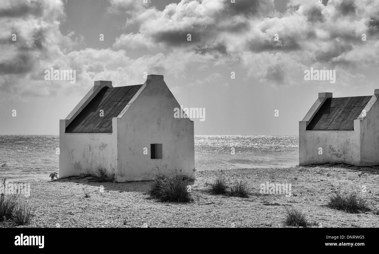 Slave-Hütten in den Salzminen in Bonaire. Stockfoto