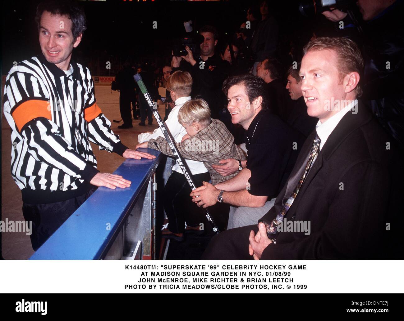 8. Januar 1999 - K14480TM 08.01.99.'' SUPERSKATE 99 '' PROMI-HOCKEY-SPIEL. IM MADISON SQUARE GARDEN IN NEW YORK CITY.  . JOHN McENROE, MIKE RICHTER & BRIAN LEETCH... TRICIA Wiesen / 1999 (Kredit-Bild: © Globe Photos/ZUMAPRESS.com) Stockfoto