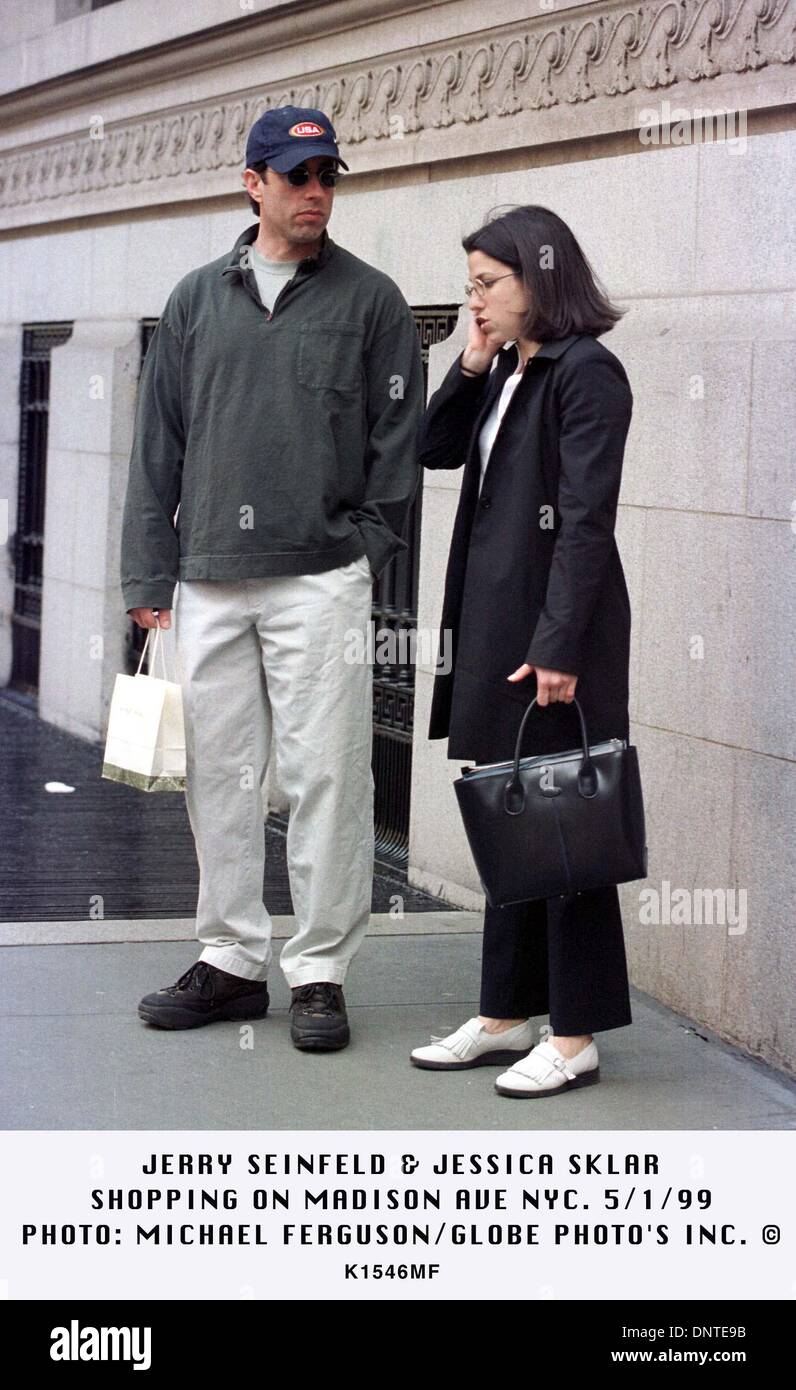 1. Mai 1999 - K1546MF 05/01/99.JERRY SEINFELD & JESSICA SKLAR. SHOPPING IN DER MADISON AVENUE, NEW YORK... MICHAEL FERGUSON / S, INC. Â © 1999 (Kredit-Bild: © Globe Photos/ZUMAPRESS.com) Stockfoto