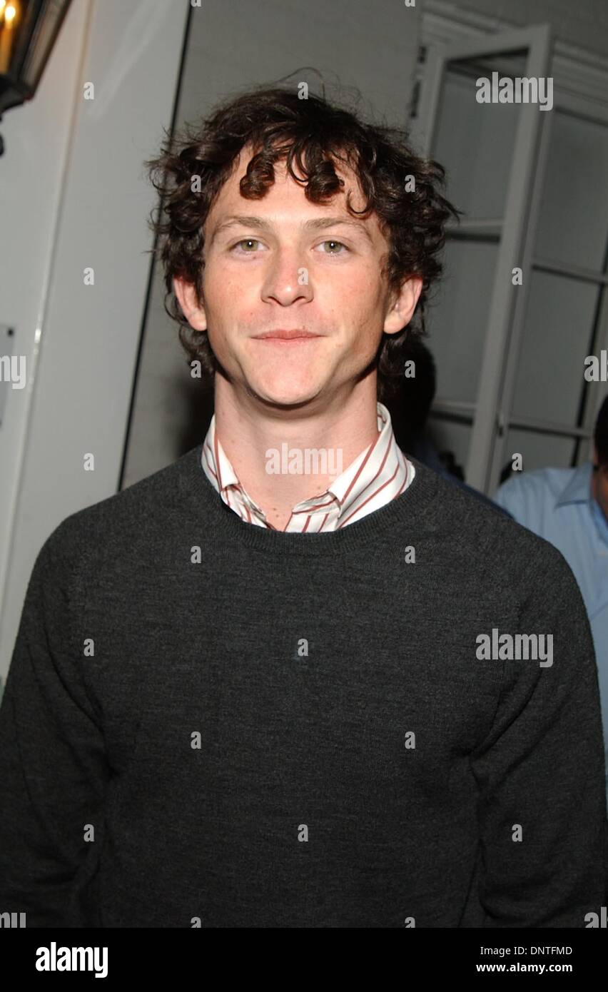 7. März 2002 - K24319AG SD0307. FAT BOY SLIM LISTENING PARTY FÜR SEIN ALBUM FORTH '' LIVE JONATHAN TUCKER. AMY GRÄBER / 2002. (D) (Kredit-Bild: © Globe Photos/ZUMAPRESS.com) Stockfoto