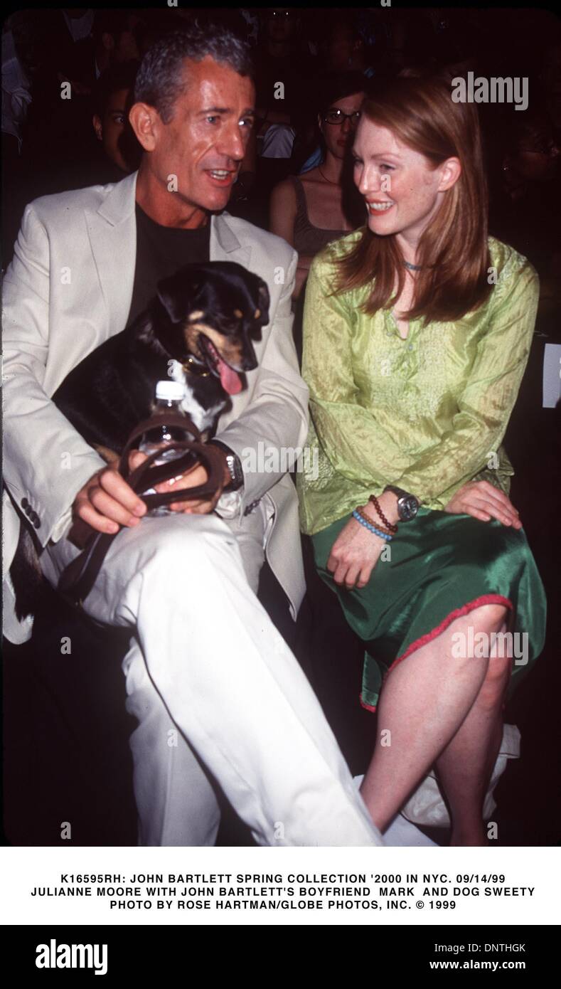 14. September 1999 - K16595RH: JOHN BARTLETT SPRING COLLECTION "2000.09/14/99.JULIANNE MOORE W / JOHN BARTLETT Freund MARK und Hund SWEETY. ROSE HARTMAN / 1999 (Kredit-Bild: © Globe Photos/ZUMAPRESS.com) Stockfoto