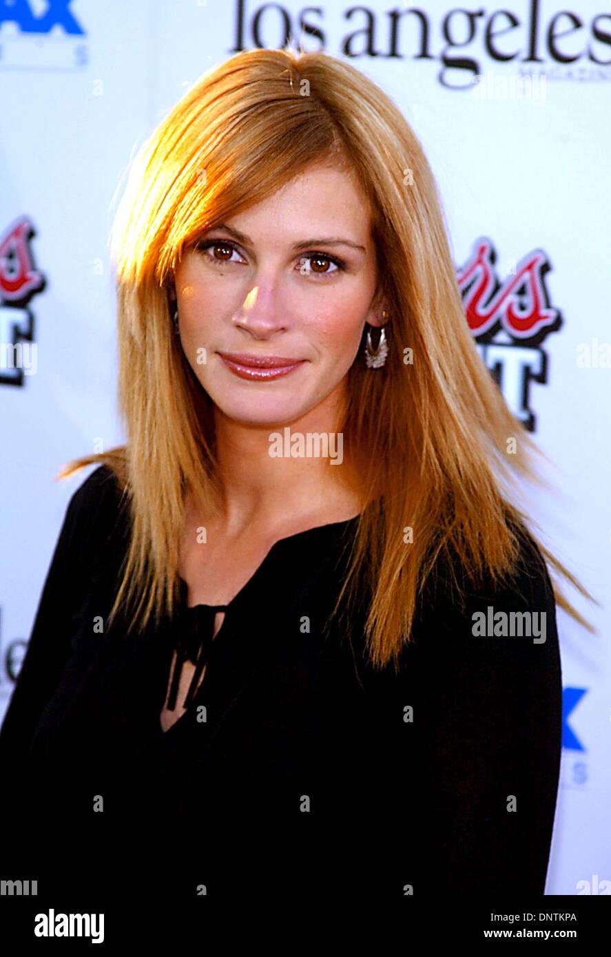 23. Juli 2002 - Beverly Hills, CA, USA - JULIA ROBERTS. "Full Frontal'' Premiere.Beverly Hills, CA 23.07.02. Lockwood.   2002 K2109LOC (Kredit-Bild: © Globe Photos/ZUMAPRESS.com) Stockfoto