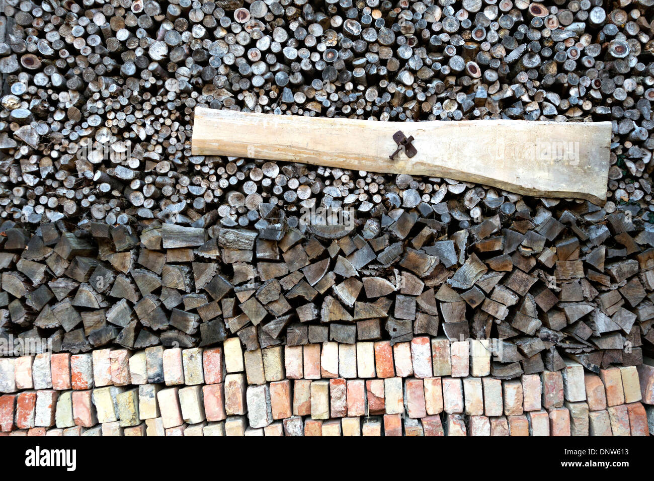Brennholz-Stapel, Chiemgau, Oberbayern, Deutschland, Europa Stockfoto