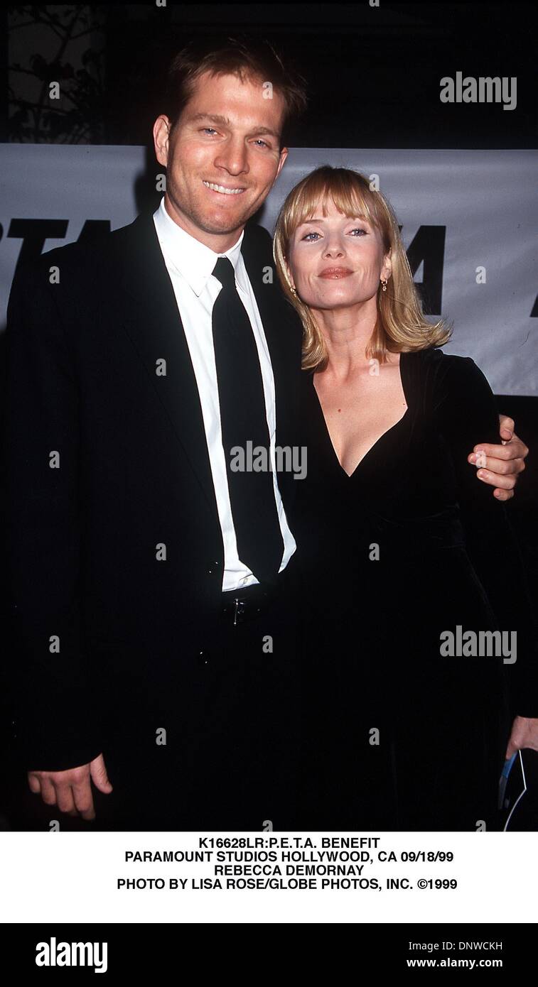 16. April 2001 - K16628LR:P.E.T.A. nutzen. PARAMOUNT STUDIOS HOLLYWOOD, CA 09/18/99.REBECCA DEMORNAY. LISA ROSE / 1999 (Kredit-Bild: © Globe Photos/ZUMAPRESS.com) Stockfoto