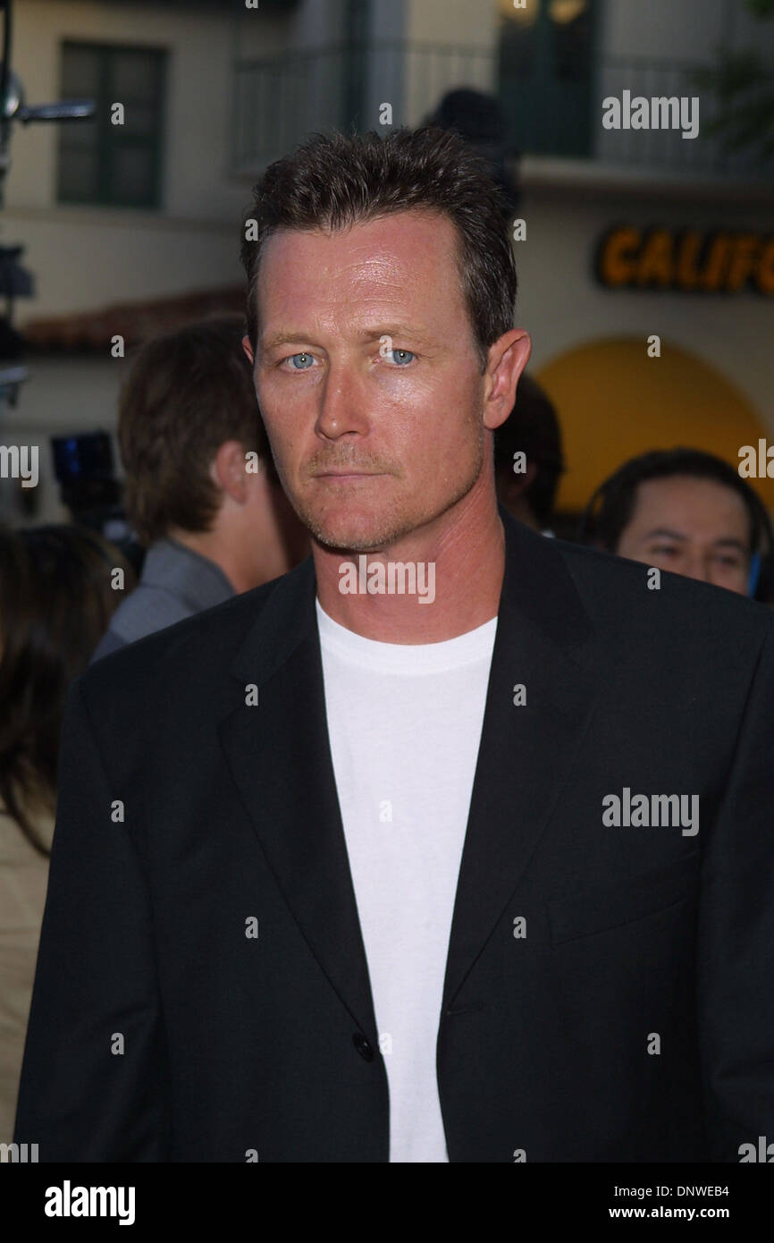 9. Juli 2002 - K25494TR: REIGN OF FIRE Sondervorstellung. DAS DORF THEATER, WESTWOOD, CA 07/09/2002.ROBERT PATRICK. TOM RODRIGUEZ / 2002. (D) (Kredit-Bild: © Globe Photos/ZUMAPRESS.com) Stockfoto