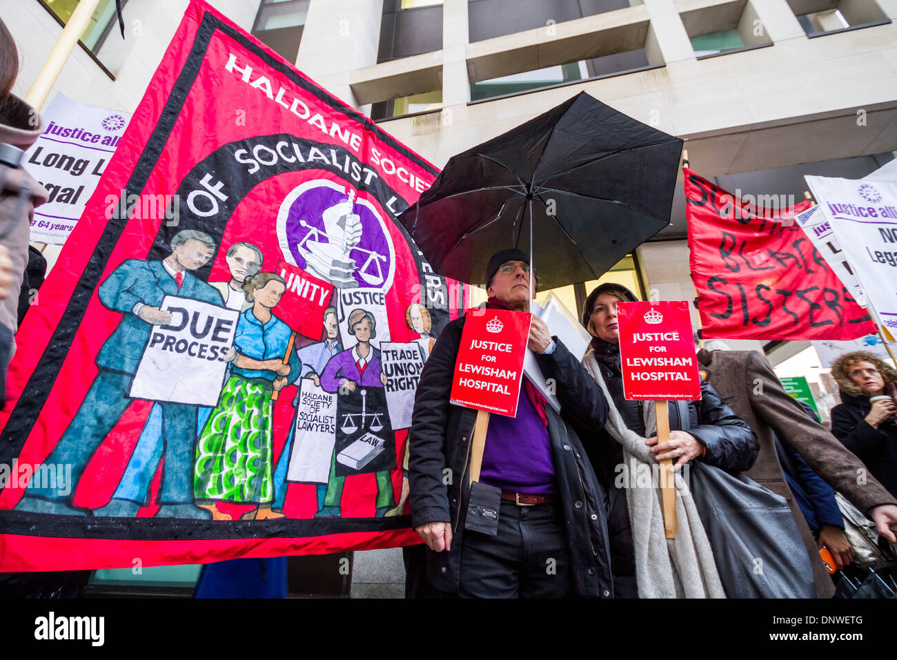 Prozesskostenhilfe-Protest. Außerhalb Westminster Magistrates Court inszenieren Barristers und Solicitors eine Masse Ausstand und Kundgebung in London. Stockfoto