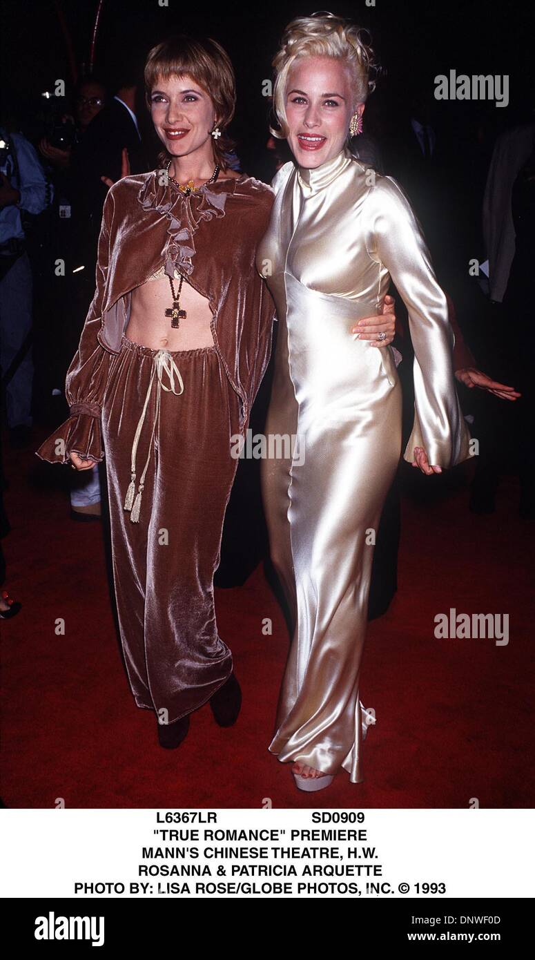 9. September 1993 - L6367LR SD0909.'' TRUE ROMANCE'' PREMIERE. MANNS CHINESE THEATRE, H.W. ROSANNA & PATRICIA ARQUETTE. LISA ROSE / 1993 (Kredit-Bild: © Globe Photos/ZUMAPRESS.com) Stockfoto